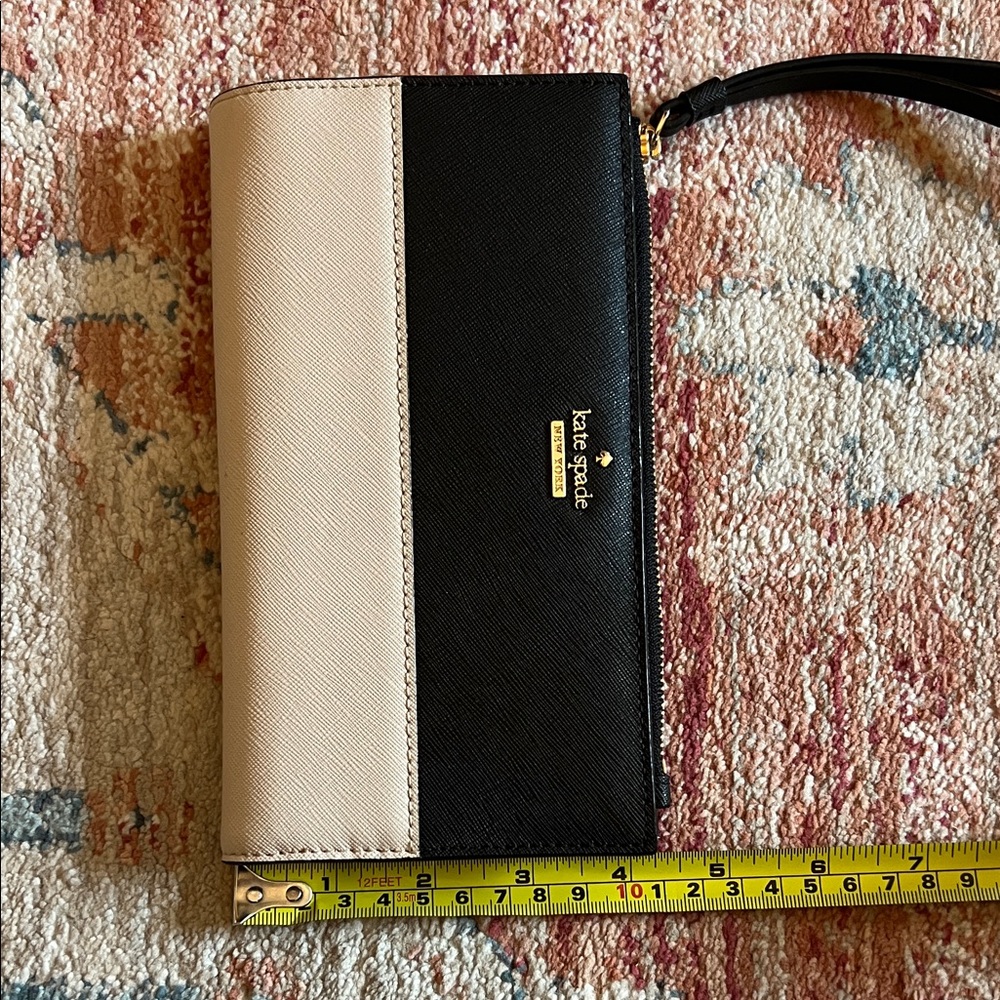 Kate Spade Cameron Street Eliza Bifold Black and Cream Wristlet - Picture 3 of 9